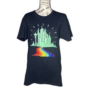 Choke Co Pride Collection (S) Emerald City Wizard of Oz Rainbow Brick Road Tee